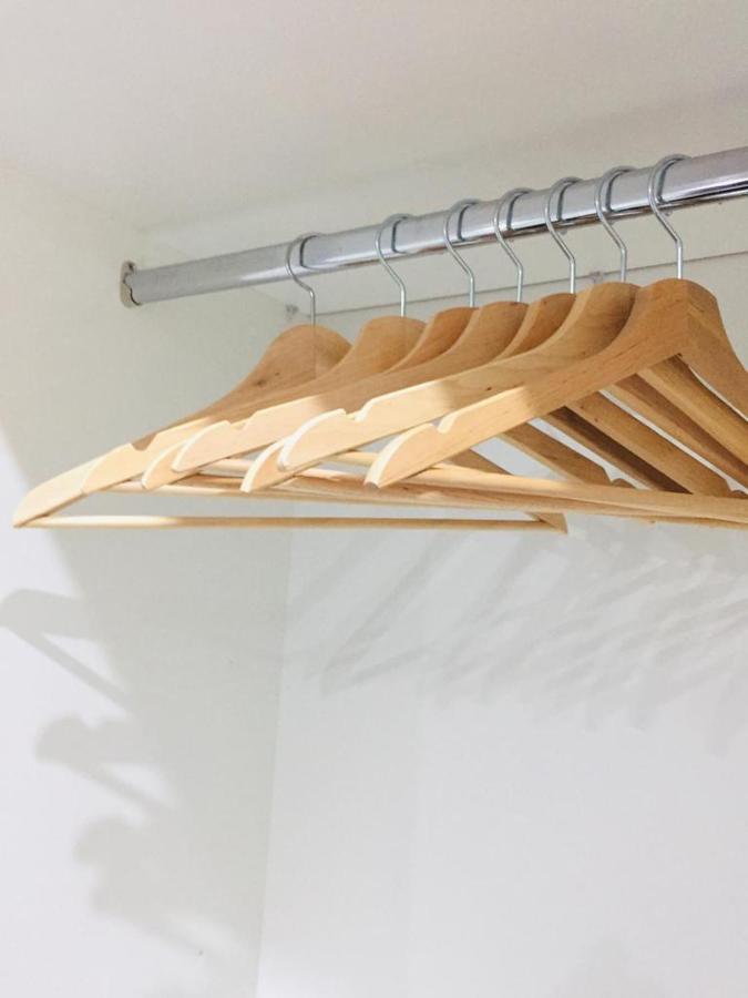 Morden Central Self Contained Flat By Cozynest レディング エクステリア 写真